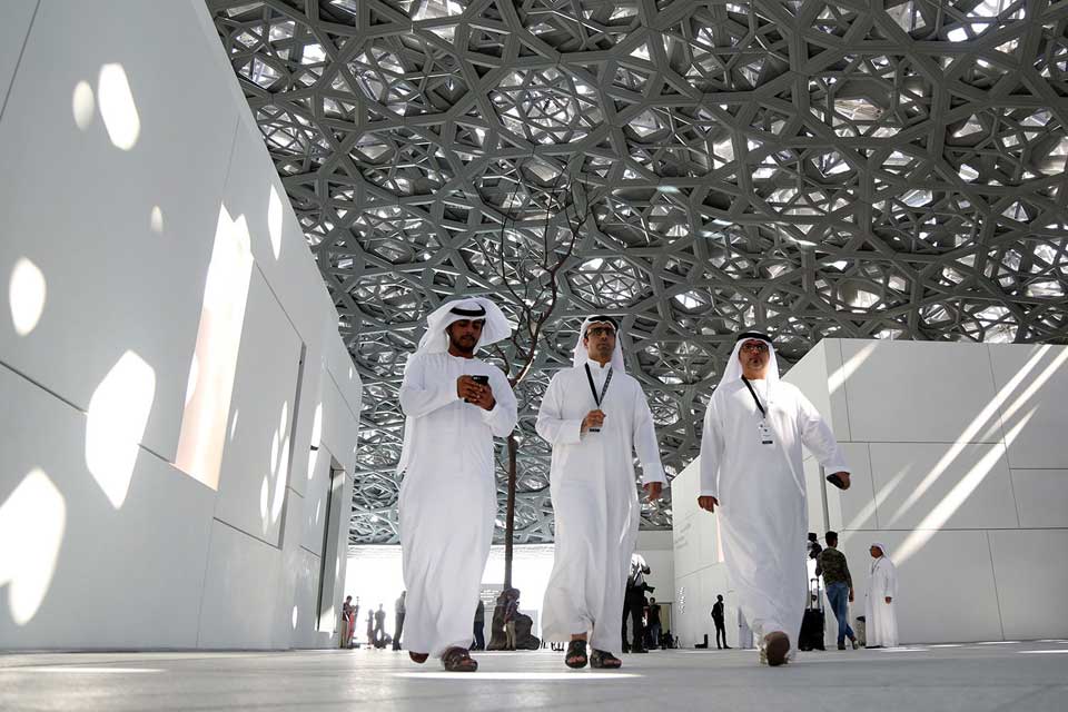 Новый музей Лувр за миллиард в песках Абу-Даби